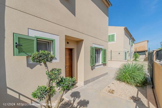 Chalet con piscina y vista a la bahía de Palma en Sa Cabaneta - BALEARES