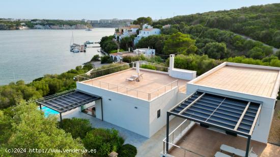 Casa singular de diseño con vistas al puerto de Mahon - BALEARES