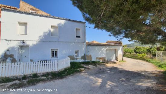 CASOPLON EN EL CAMPO - ALICANTE