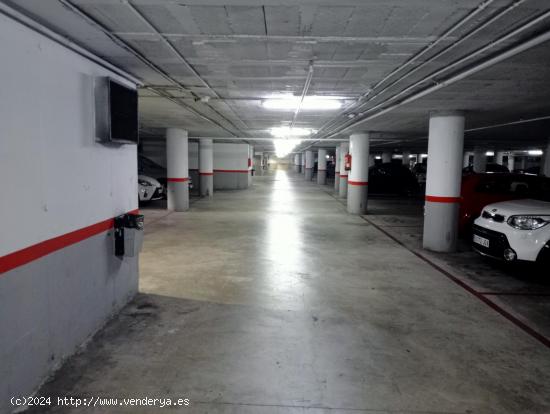  PLAZA DE PARKING EN POBLENOU - BARCELONA 