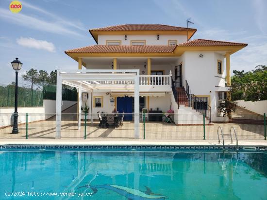 Chalet en Pinares de Lepe - HUELVA