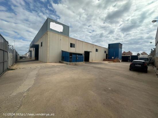 SE VENDE NAVE INDUSTRIAL DE 4000 METROS EN TORREVIEJA - ALICANTE