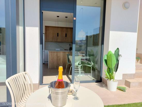 Villa 2 dormitorios, con piscina y vistas en San Juan de los Terreros - ALMERIA