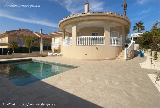  Villa con Pisicina Privada con - ALICANTE 