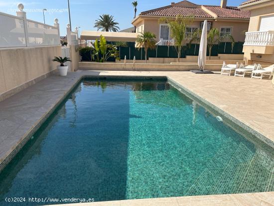 Villa con Pisicina Privada con - ALICANTE