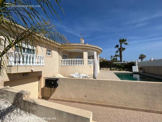 Villa con Pisicina Privada con - ALICANTE