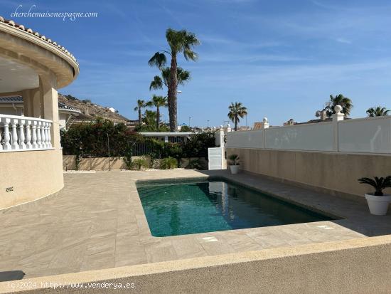 Villa con Pisicina Privada con - ALICANTE