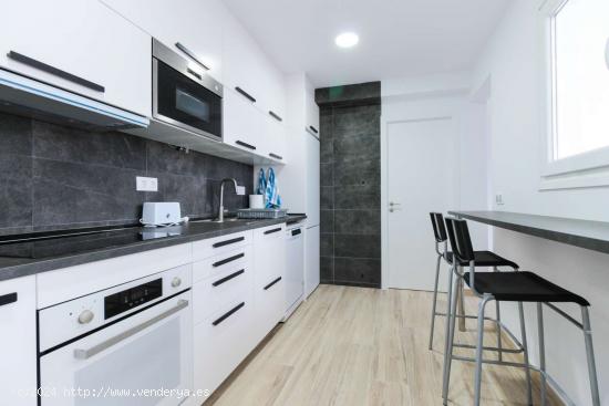  Todo el apartamento de 3 dormitorios en L'Hospitalet de Llobregat. - BARCELONA 