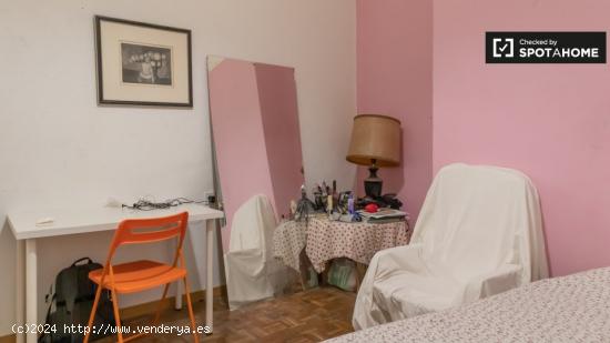 Habitaciones para alquilar en apartamento de 5 dormitorios en Madrid - MADRID