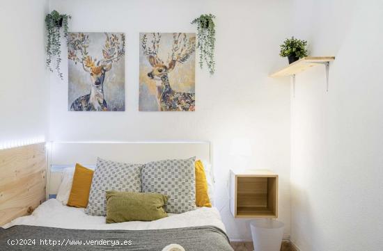 ¡Habitaciones en alquiler en un apartamento de 5 habitaciones en Barcelona! - BARCELONA