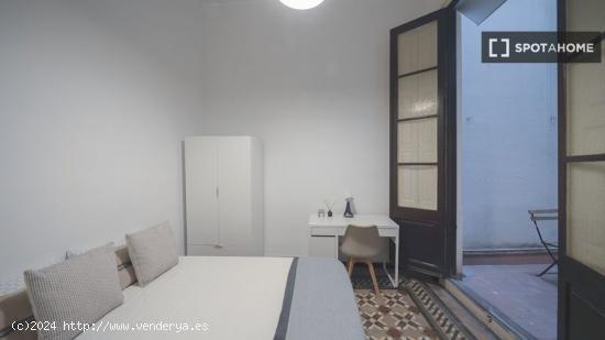 Alquiler de habitaciones en piso de 10 habitaciones en Barrio Gótico - BARCELONA