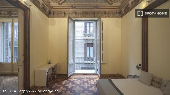 Alquiler de habitaciones en piso de 10 habitaciones en Barrio Gótico - BARCELONA