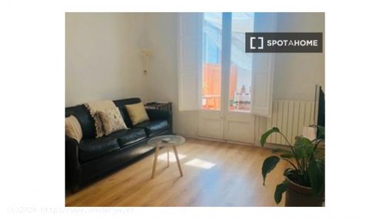 Habitación en piso compartido en barcelona. - BARCELONA