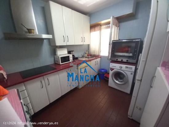 INMOBILIARIA LA MANCHA VENDE PISO EN ZONA HOSPITAL CON PATIO, TRASTERO Y GARAJE. - ALBACETE