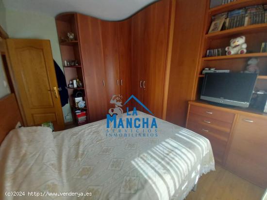 INMOBILIARIA LA MANCHA VENDE PISO EN ZONA HOSPITAL CON PATIO, TRASTERO Y GARAJE. - ALBACETE