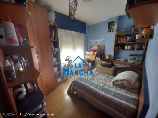 INMOBILIARIA LA MANCHA VENDE PISO EN ZONA HOSPITAL CON PATIO, TRASTERO Y GARAJE. - ALBACETE