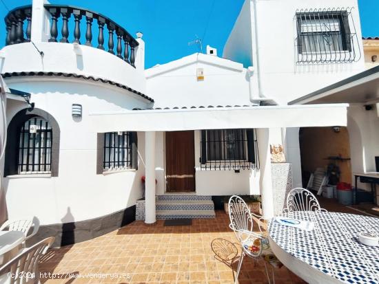 Fantástico adosado con maravillosas vistas al paisaje en Urbanización La Marina, Alicante - ALICAN