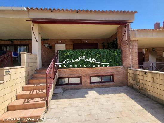 CASA DUPLEX 5 DORMITORIOS EN URBANIZACION CERCA DE CASCO URBANO CON PISCINA COMUNITARIA - ALICANTE