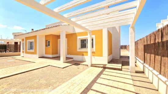 Chalets de 3 dormitorios en 1 planta y solarium en Purias (Lorca) - MURCIA