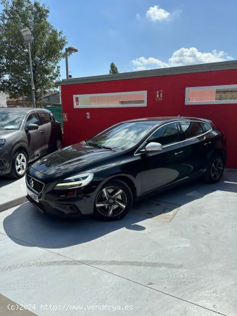 Volvo V40 2.0 D2 R-Design Momentum Auto - Granollers