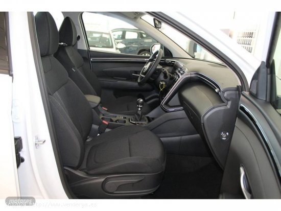 Hyundai Tucson 1.6 TGDI MAXX 150CV de 2023 con 32.970 Km por 25.490 EUR. en Cadiz