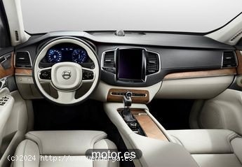 VOLVO XC90 Nuevo XC90 B5 Momentum 7pl. AWD Aut.