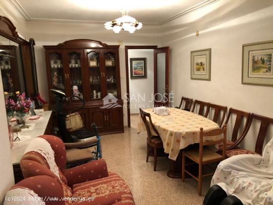 SE VENDE PISO EN CREVILLENTE, RONDA SUR CON 2 GARAJES. - ALICANTE