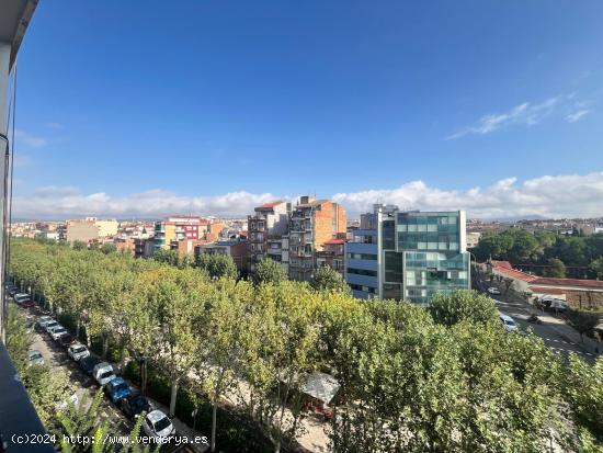  Oportunidad, piso para entrar a vivir en Passeig Verdaguer, 3 hab, vistas espectaculares, 148.500 Eu 