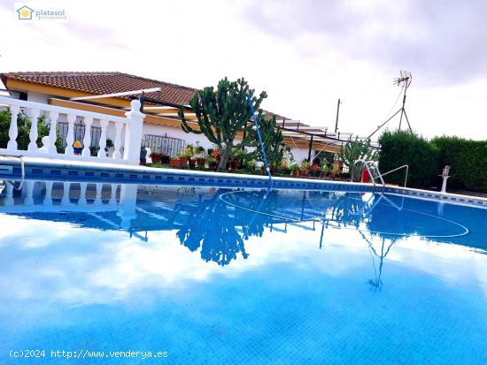 Chalet con piscina en plena sierra de Sevilla - SEVILLA