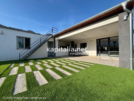 Chalet a la venta en Gaianes - ALICANTE