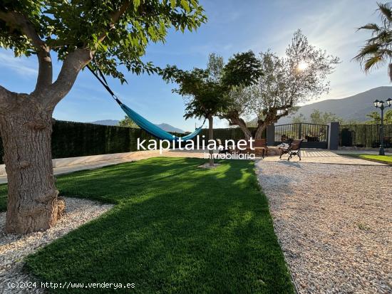 Chalet a la venta en Gaianes - ALICANTE