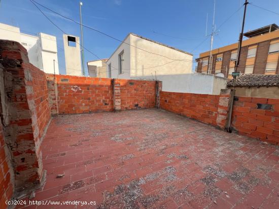 CASA SITUADA EN BUENA ZONA, CON SOLAR DE 156 METROS - VALENCIA