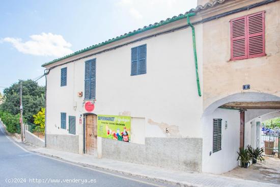 CASA DE PUEBLO MALLORQUINA MÁS SOLAR URBANO EN EL CENTRO DE ES CAPDELLA - BALEARES