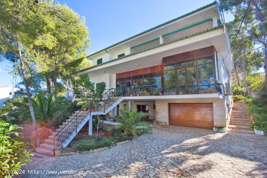  VILLA FAMILIAR EN SANTA PONSA CON VISTAS AL MAR CON ENORME POTENCIAL DE RENOVACION - BALEARES 