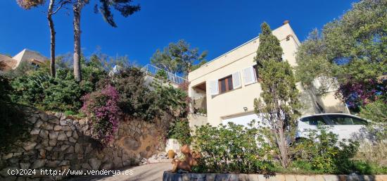 VILLA MEDITERRÁNEA CON VISTAS DESPEJADAS AL MAR Y GRAN POTENCIAL EN COSTA DEN BLANES - BALEARES