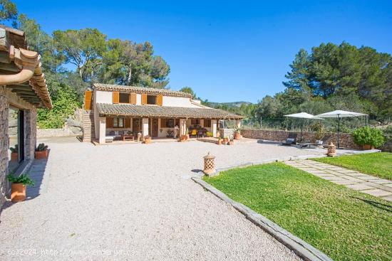 ENCANTADORA FINCA RÚSTICA COMPLETAMENTE RENOVADA EN LAS AFUERAS DE CALVIA PUEBLO - BALEARES