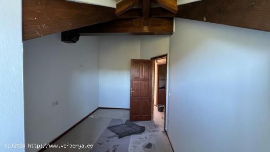 CHALET ADOSADO EN TORRES-URB. FUENTE CORINO - CANTABRIA