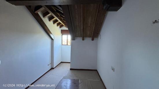 CHALET ADOSADO EN TORRES-URB. FUENTE CORINO - CANTABRIA