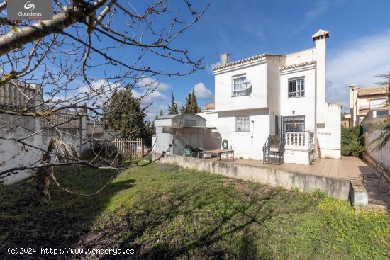 CHALET INDEPENDIENTE CON 717M2 DE PARCELA EN LOMA VERDE - GRANADA