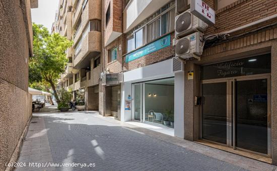 Dos plazas de garaje  y vivienda en venta , junto jardín Santa Isabel!!!! - MURCIA