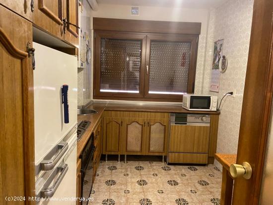  SE VENDE APARTAMENTO EN EL CENTRO DE VALENCIA DE DON JUAN, 60 M2, COCINA, SALÓN, 2 HAB., BAÑO. - L 