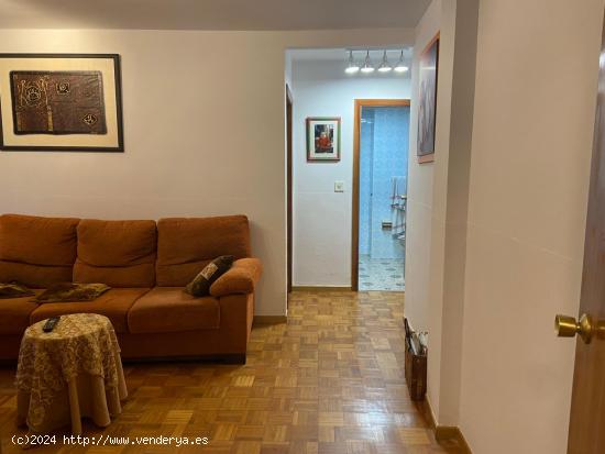 SE VENDE APARTAMENTO EN EL CENTRO DE VALENCIA DE DON JUAN, 60 M2, COCINA, SALÓN, 2 HAB., BAÑO. - L