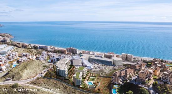  LINDO ÁTICO DUPLEX ORIENTADO AL SUROESTE, CON HERMOSAS VISTAS AL MAR, Y CON 130M2 DE TERRAZAS. - MA 