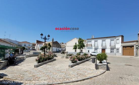 CASA DE GRANDES DIMENSIONES EN PEDROCHE - CORDOBA