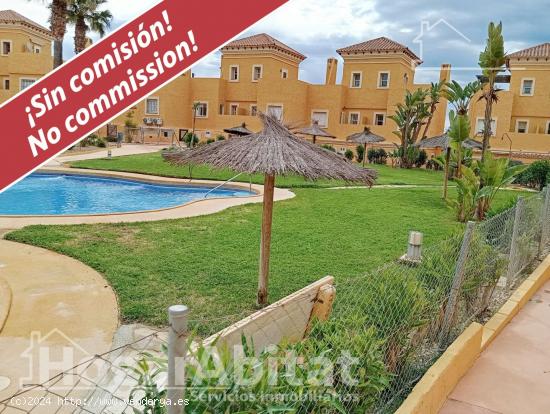 EXTERIOR SEMINUEVO EN RESIDENCIAL CON PISCINA, JARDIN Y TERRAZA - ALMERIA