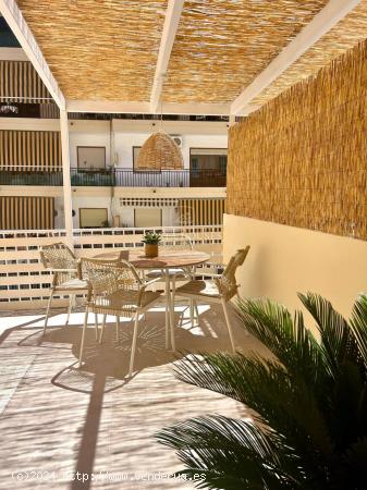 APARTAMENTO EN VENTA EN EL PUERTO DE JÁVEA A 1 MINUTO DE LA PLAYA CON TERRAZA - ALICANTE