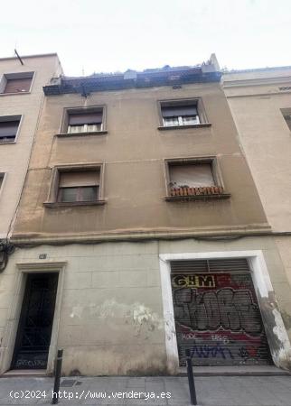 Local en Vila de Gràcia, entre Vilafranca y Plaça del Nord a reformar. - BARCELONA