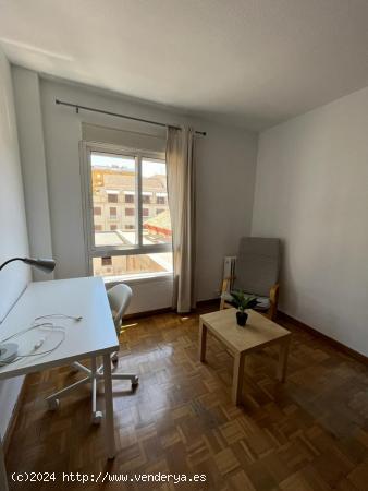 Habitación para estudiantes - GRANADA