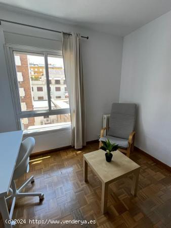 Habitación para estudiantes - GRANADA