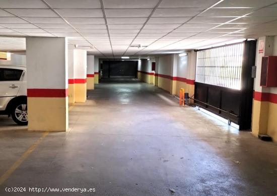 Venta Garaje en Torreblanca. Fácil acceso maniobra. Cámaras vigilancia en cdad. - MALAGA